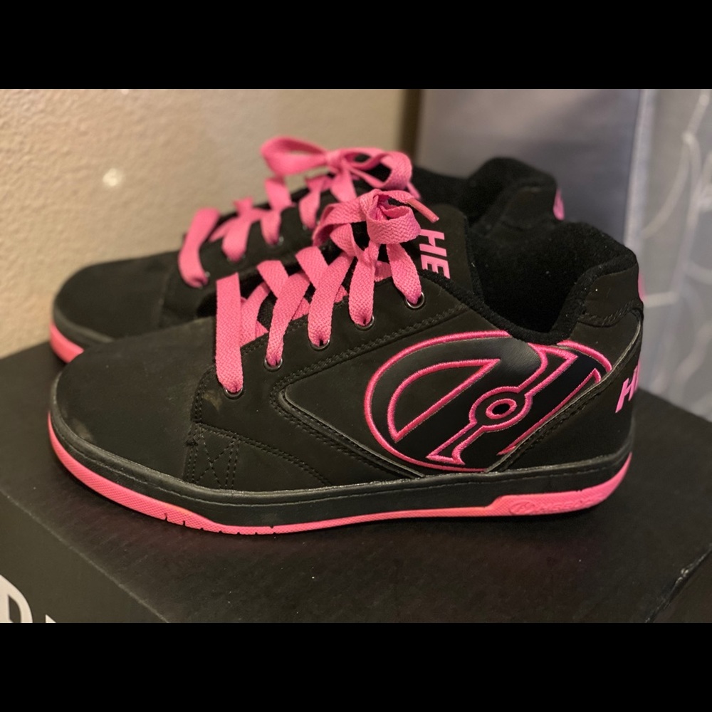 Heelys - skate shoes